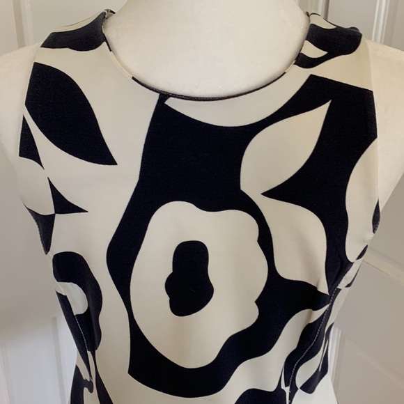 EUC.  Banana Republic fitted top - Picture 2 of 10